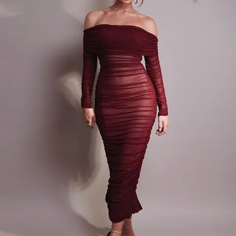 Long sleeved Elegant Off-Shoulder Sheer bodycon Burgundy Dress size small